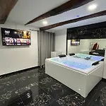 Valentino Luxury アパート ナポリ