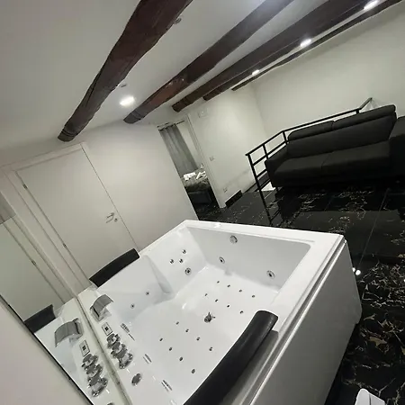 Valentino Luxury Napoli