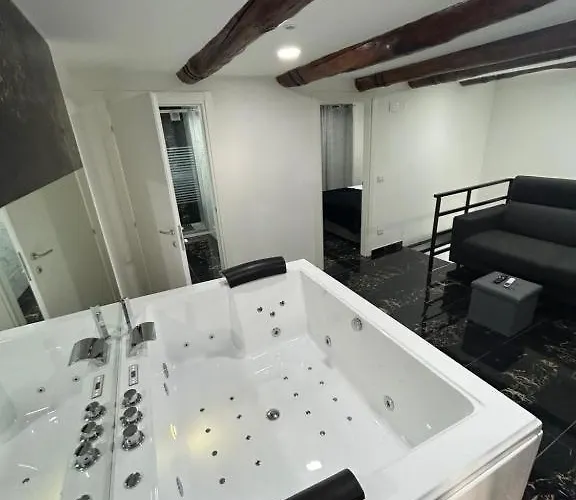 Valentino Luxury Napoli