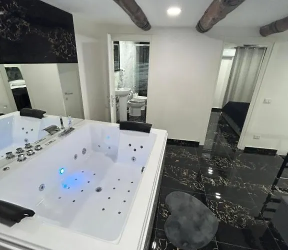 Valentino Luxury Appartamento Napoli