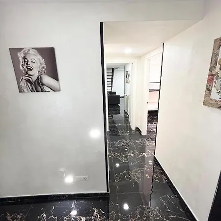 Valentino Luxury Apartment Neapel