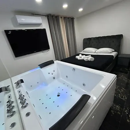 Valentino Luxury Neapel