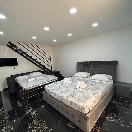 Valentino Luxury Apartment Neapel