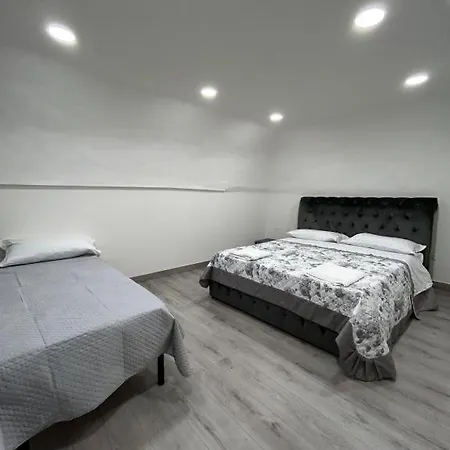 Valentino Luxury Apartment Neapel