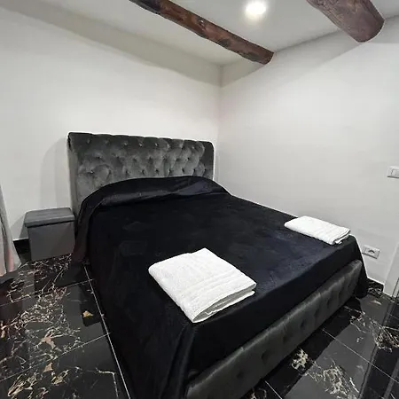 Valentino Luxury Apartment Neapel